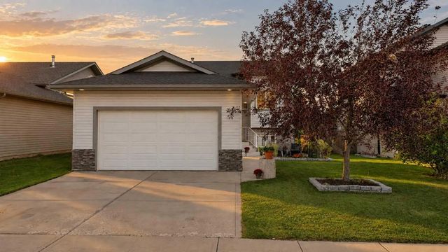19 Jenner Crescent , Red Deer