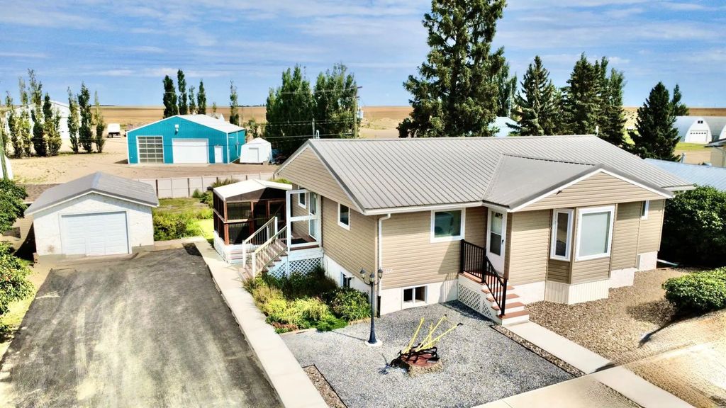 116 1 Avenue E, Acadia Valley