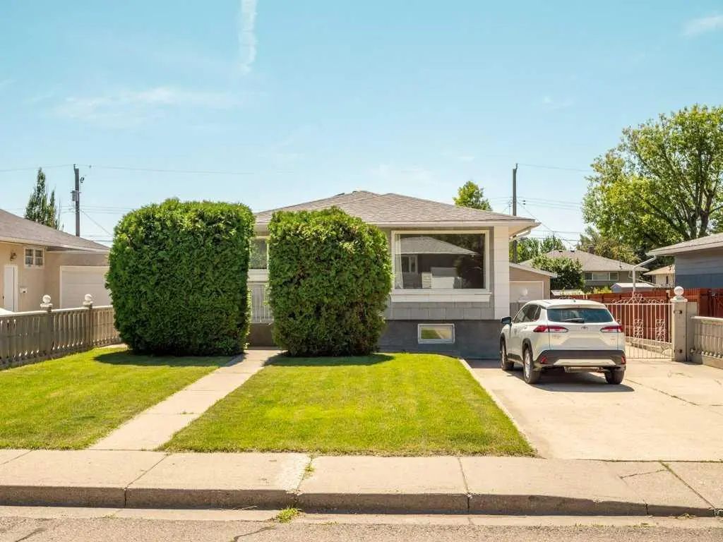 1726 13 Avenue S, Lethbridge