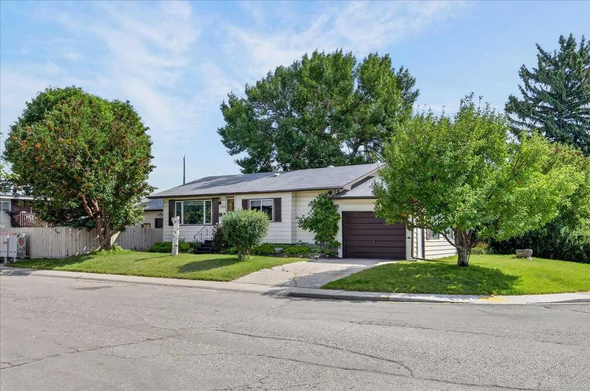 1060 Motherwell Road Northeast, Calgary – Residential Detached Listing Photo 2