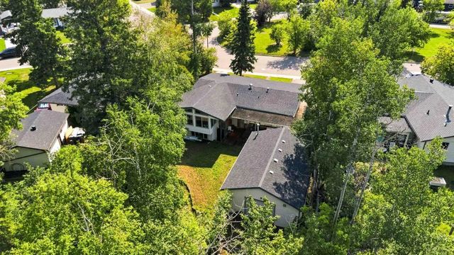 25 Crescent Heights , Fort McMurray