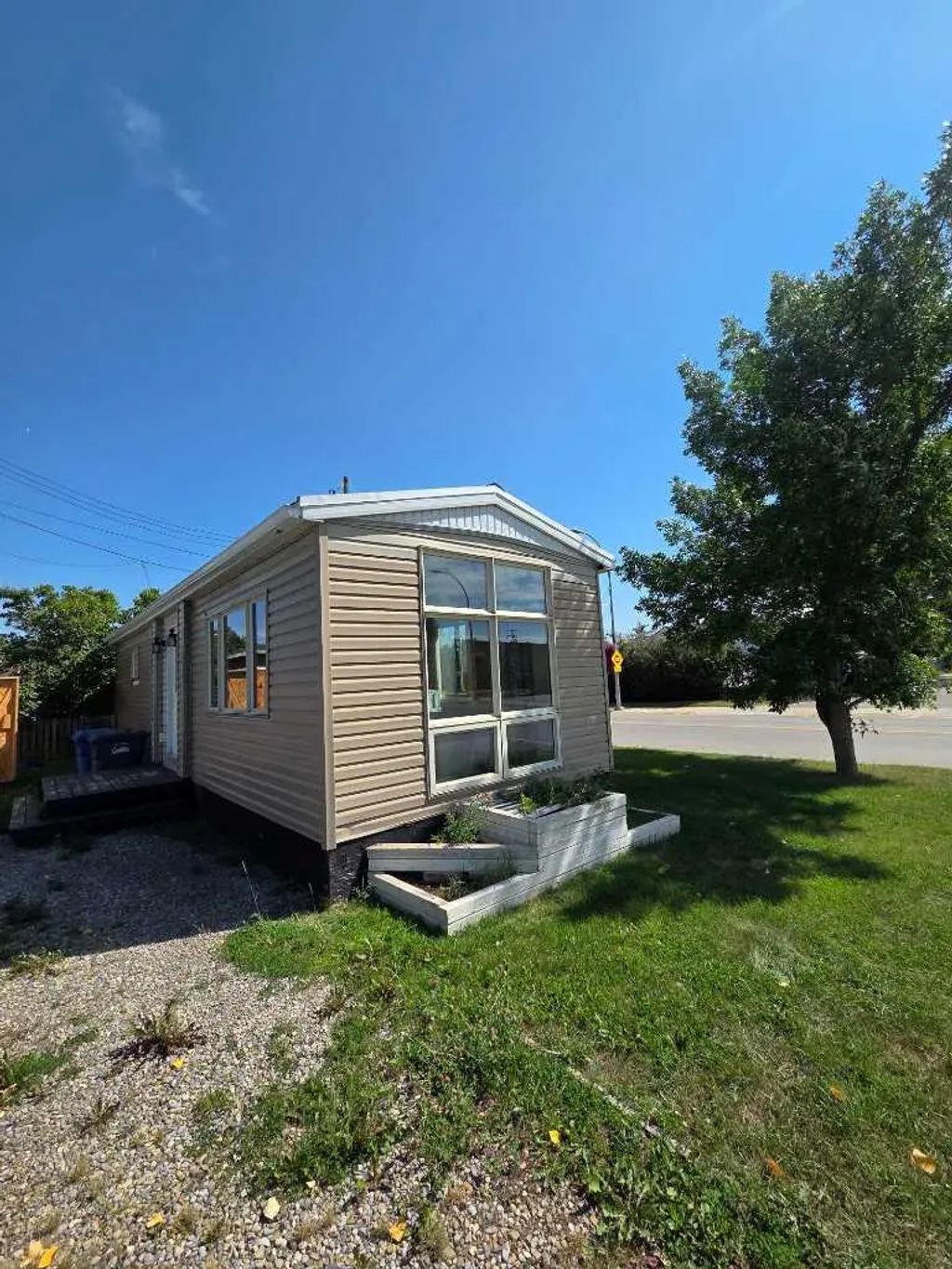 1 Park Ave  , Carstairs