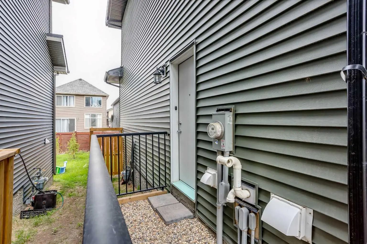 352 Creekrun Crescent Southwest, Airdrie – Residential Semi Detached (Half Duplex) Listing Photo 34
