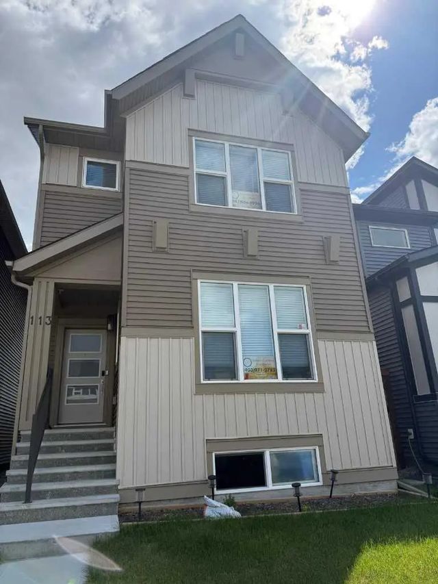 113 Corner Glen Way Ne, Calgary