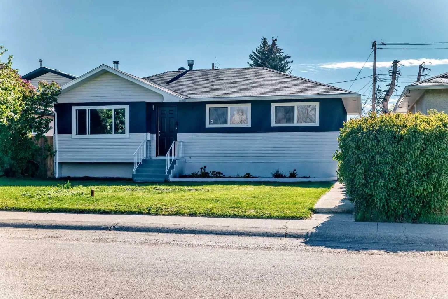 1508 45 Street Southeast, Calgary – Residential Detached Listing Photo 2