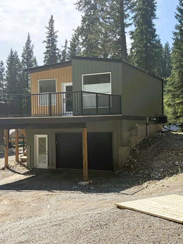 105 Pine Point , Blairmore