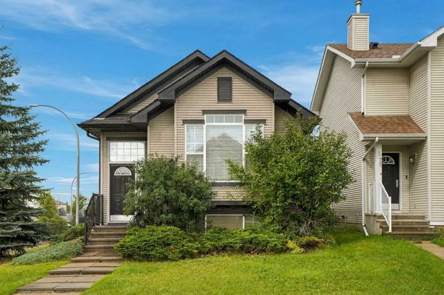 5 Cranberry Way Se, Calgary
