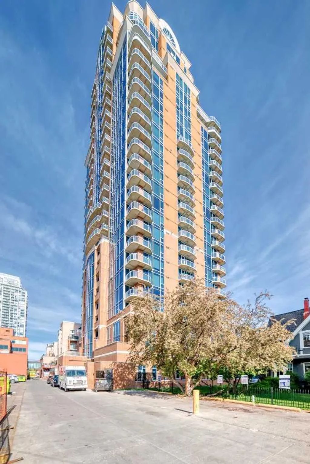 402 817 15 Avenue Sw, Calgary