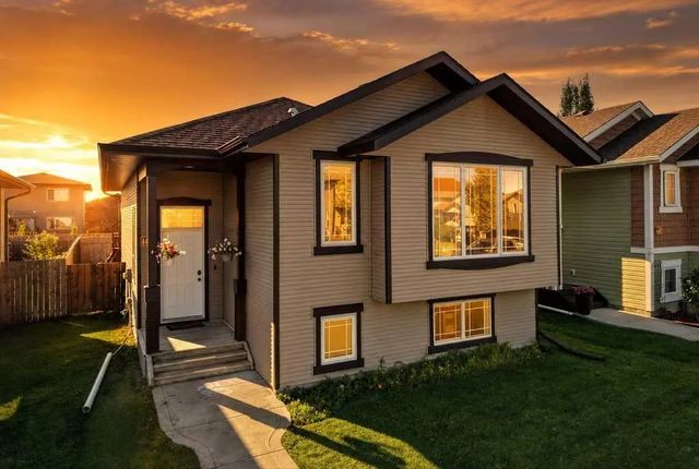 4407 54 Street , Rocky Mountain House