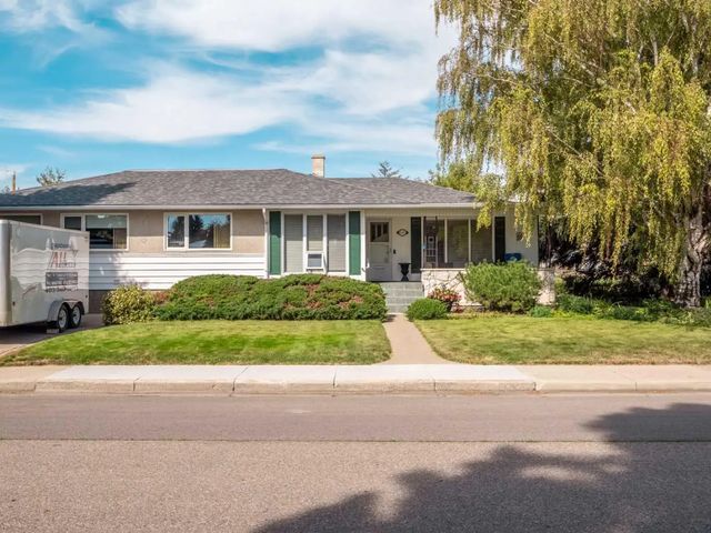 2515 3rd Avenue S, Lethbridge