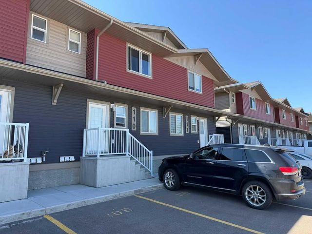 110 6300 58a Street , Rocky Mountain House