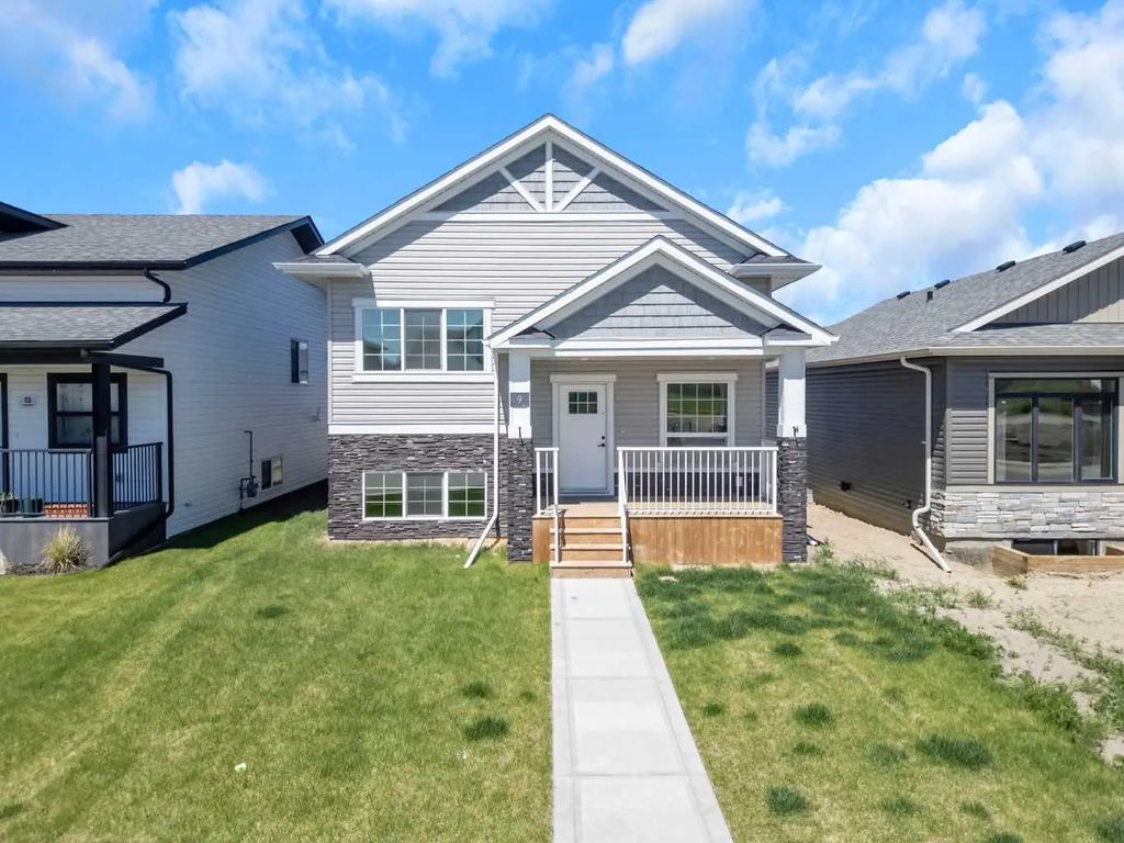 9 Ian Way , Sylvan Lake