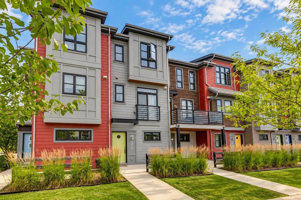 372 Walden Parade Se, Calgary