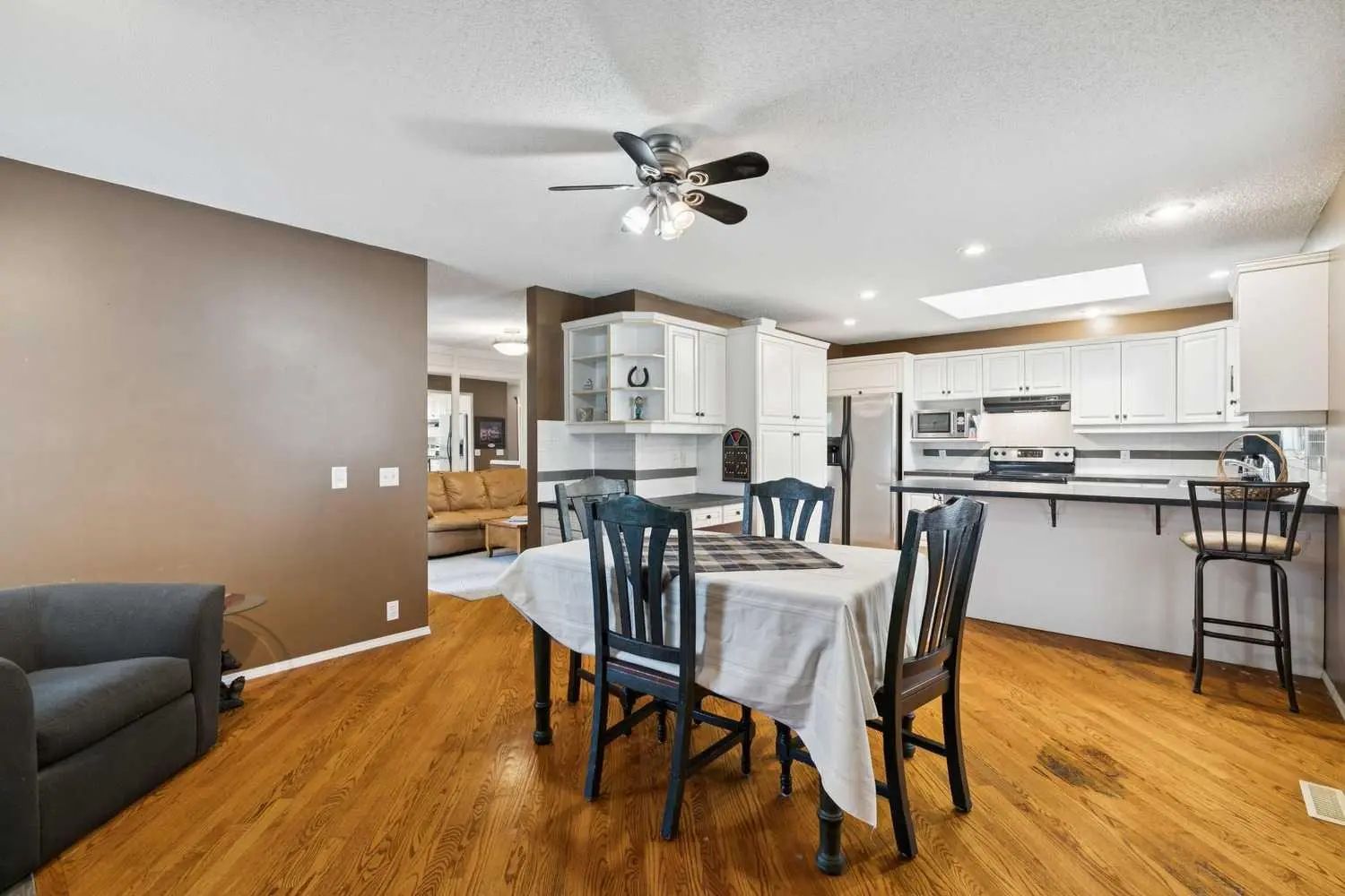 365 Sunmills Drive Southeast, Calgary – Residential Detached Listing Photo 15
