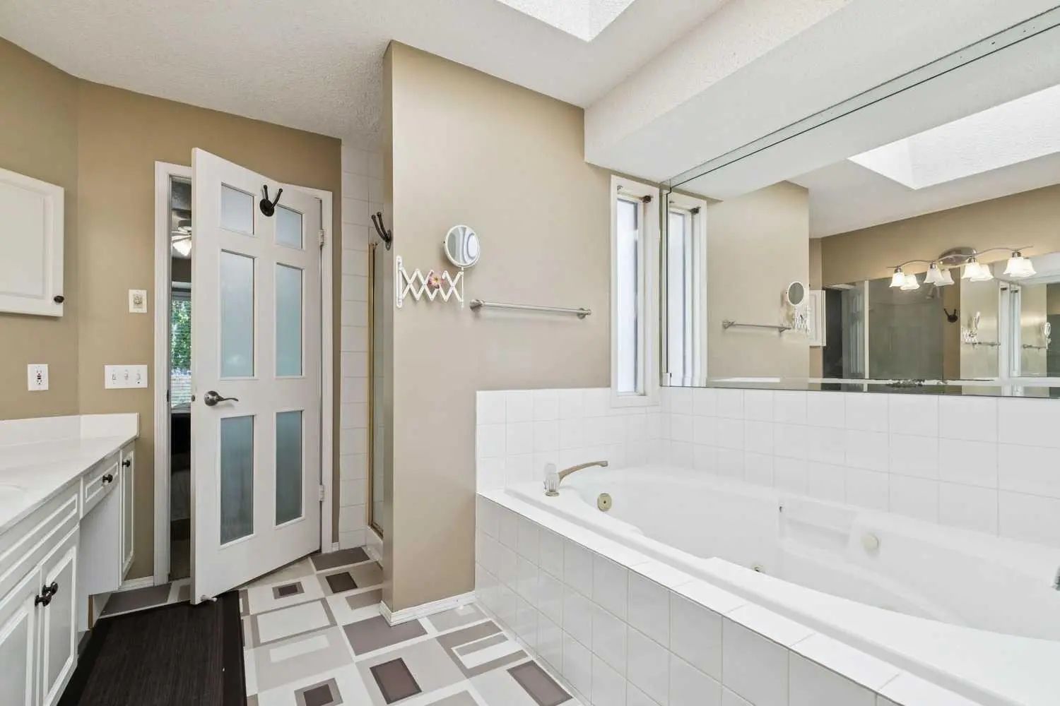 365 Sunmills Drive Southeast, Calgary – Residential Detached Listing Photo 21
