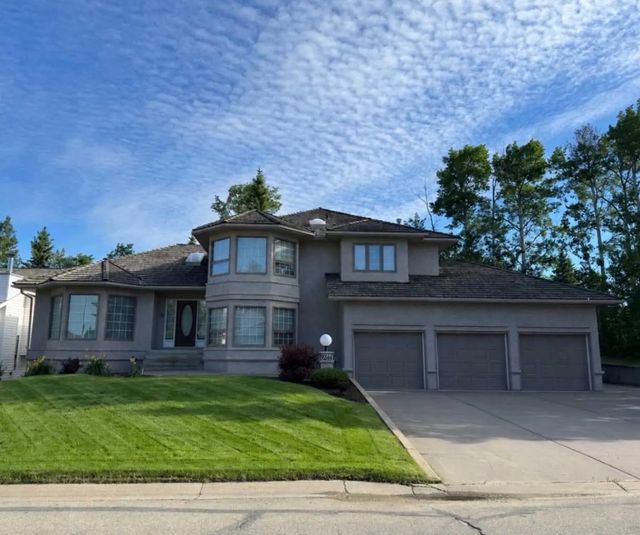 9244 Wedgewood Drive N, Wedgewood