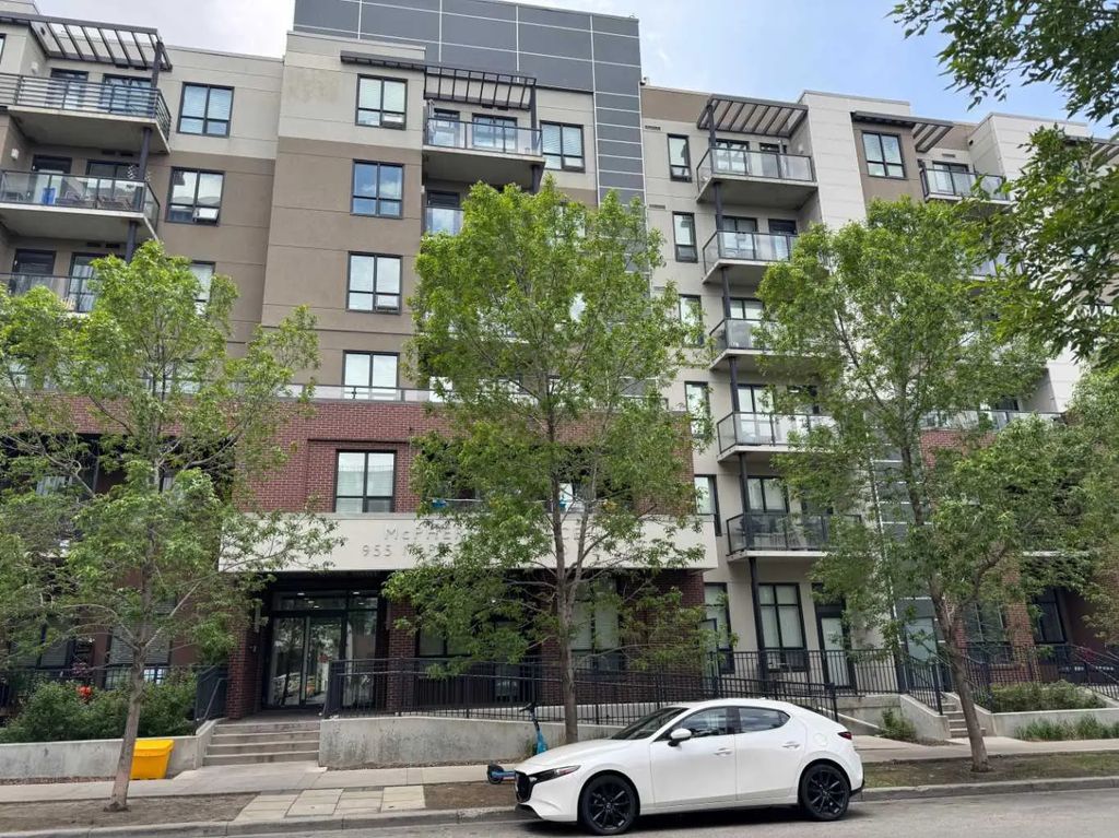 313 955 Mcpherson Road Ne, Calgary