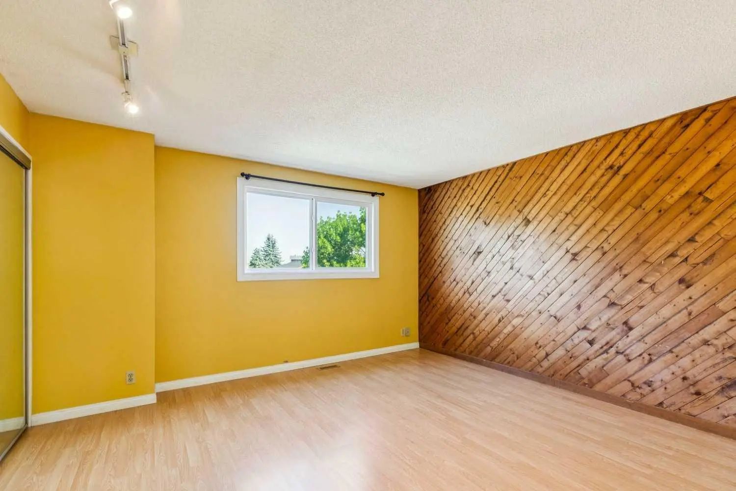 175 Castleridge Drive Northeast, Calgary – Residential Detached Listing Photo 13