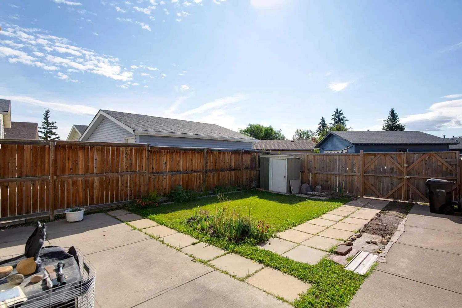 175 Castleridge Drive Northeast, Calgary – Residential Detached Listing Photo 4