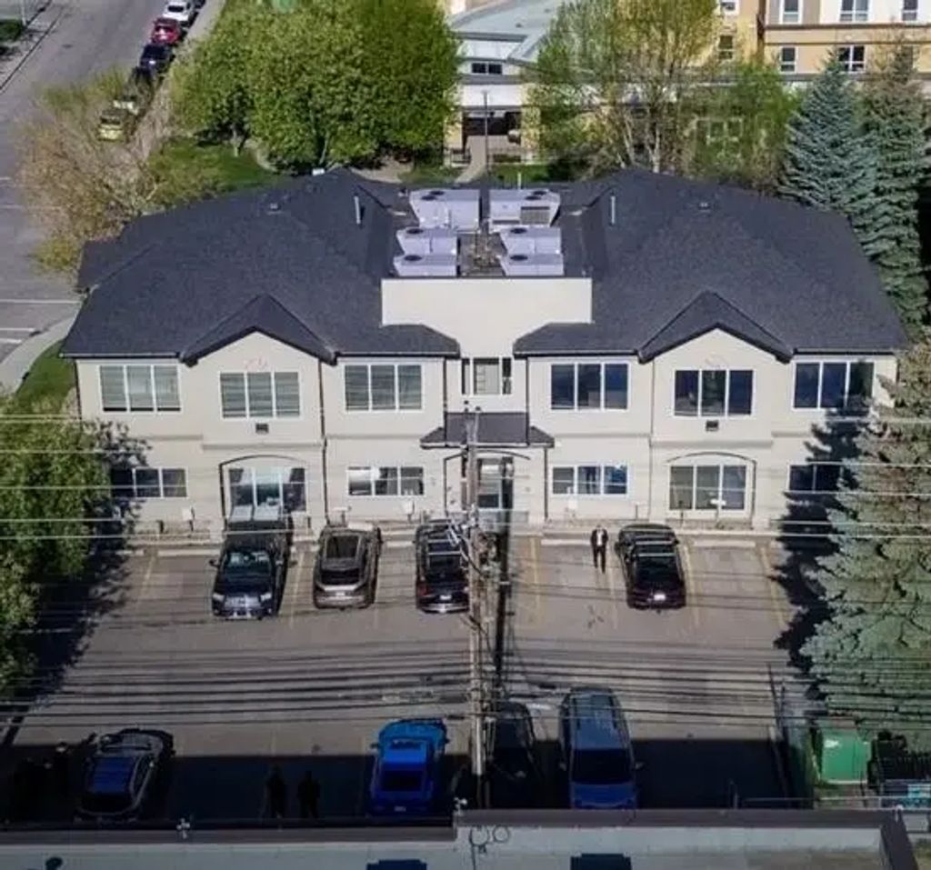201 5740 2 Street Sw, Calgary
