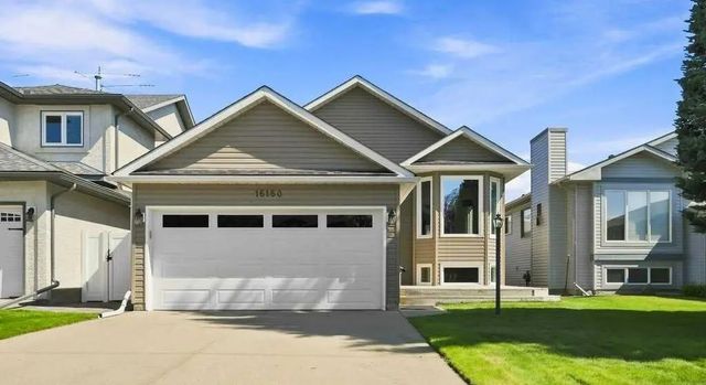 Modern suburban home in Evanston