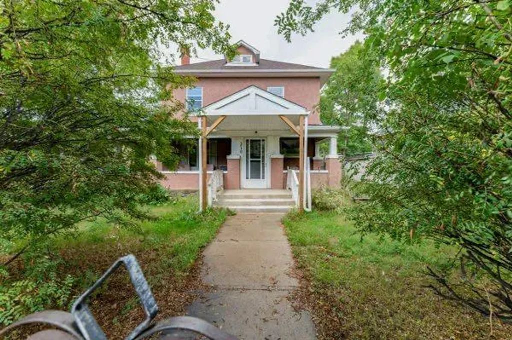 210 1 Street W, Drumheller