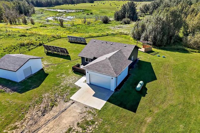 37 50106 Range Road 200  , Rural Beaver County