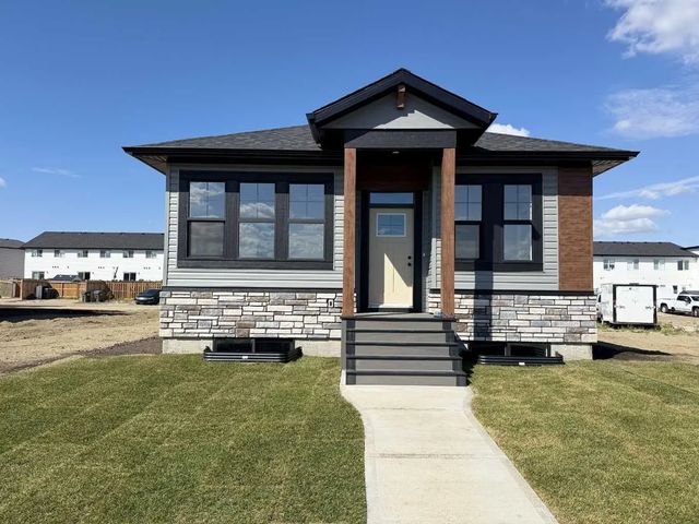 25 Ian Way , Sylvan Lake