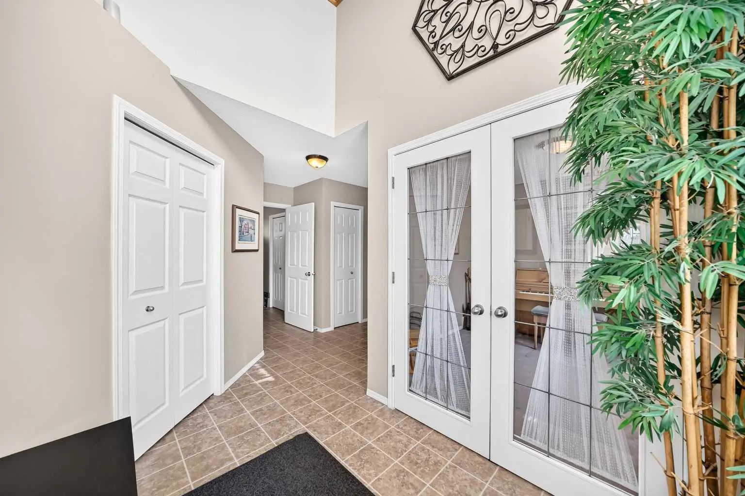 267 Taravista Street Northeast, Calgary – Residential Detached Listing Photo 4