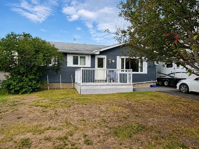 607 6 Avenue , Beaverlodge