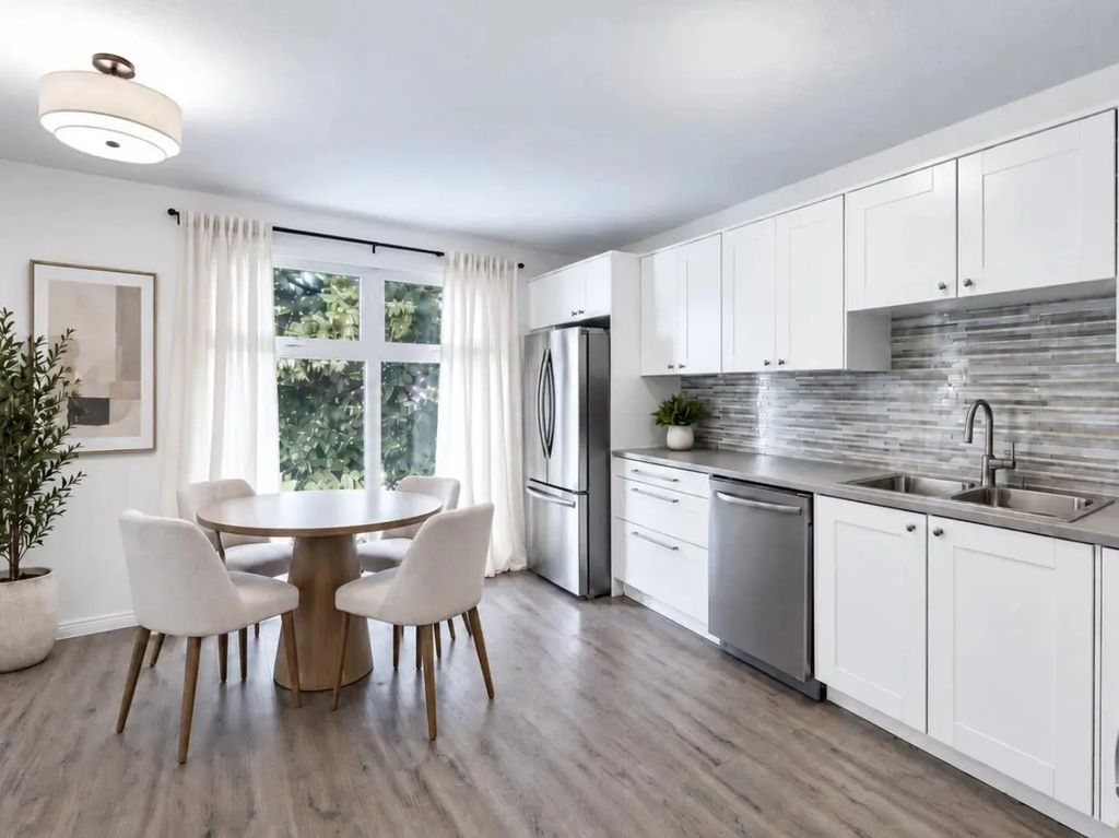 237 Sabrina Way Sw, Calgary