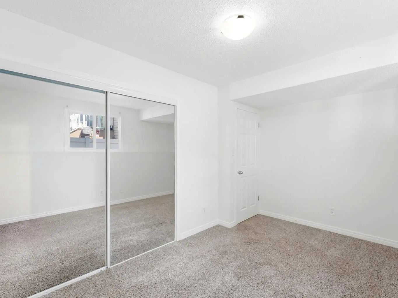 237 Sabrina Way Southwest, Calgary – Residential Row/Townhouse Listing Photo 13