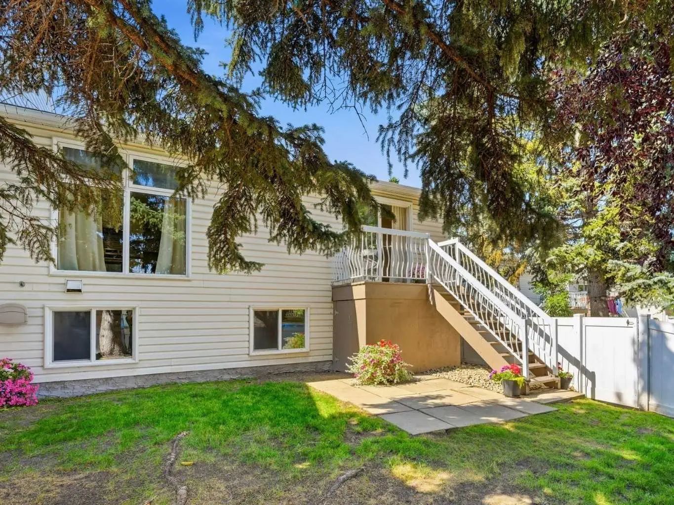 237 Sabrina Way Southwest, Calgary – Residential Row/Townhouse Listing Photo 20