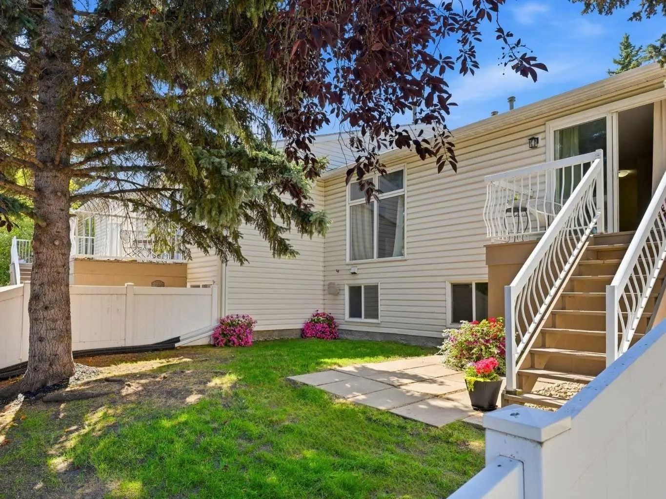 237 Sabrina Way Southwest, Calgary – Residential Row/Townhouse Listing Photo 22