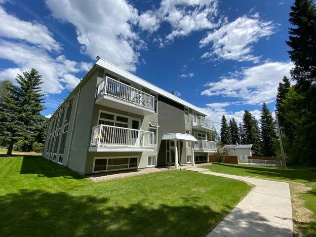 2 414 41 Street , Edson