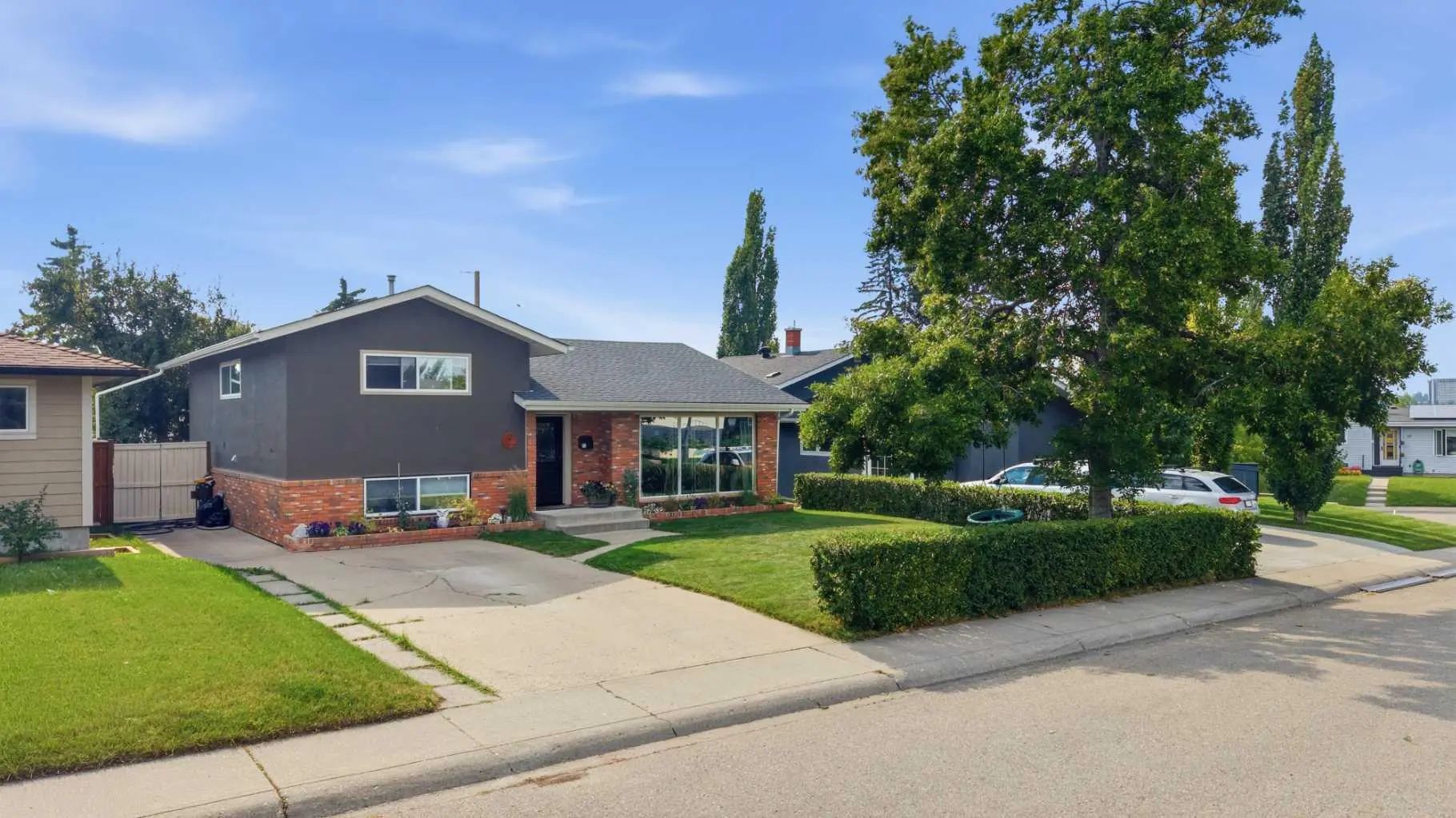 9 Foxwell Road Southeast, Calgary – Residential Detached Listing Photo 2