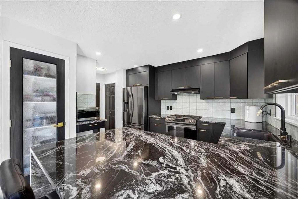 1705 Patterson View Sw, Calgary