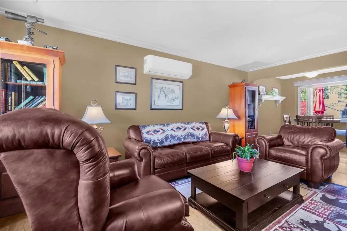 2211 45 Street Southeast, Calgary – Residential Detached Listing Photo 5