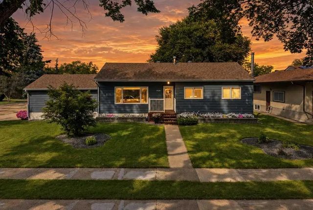 5526 49 Avenue , Lacombe