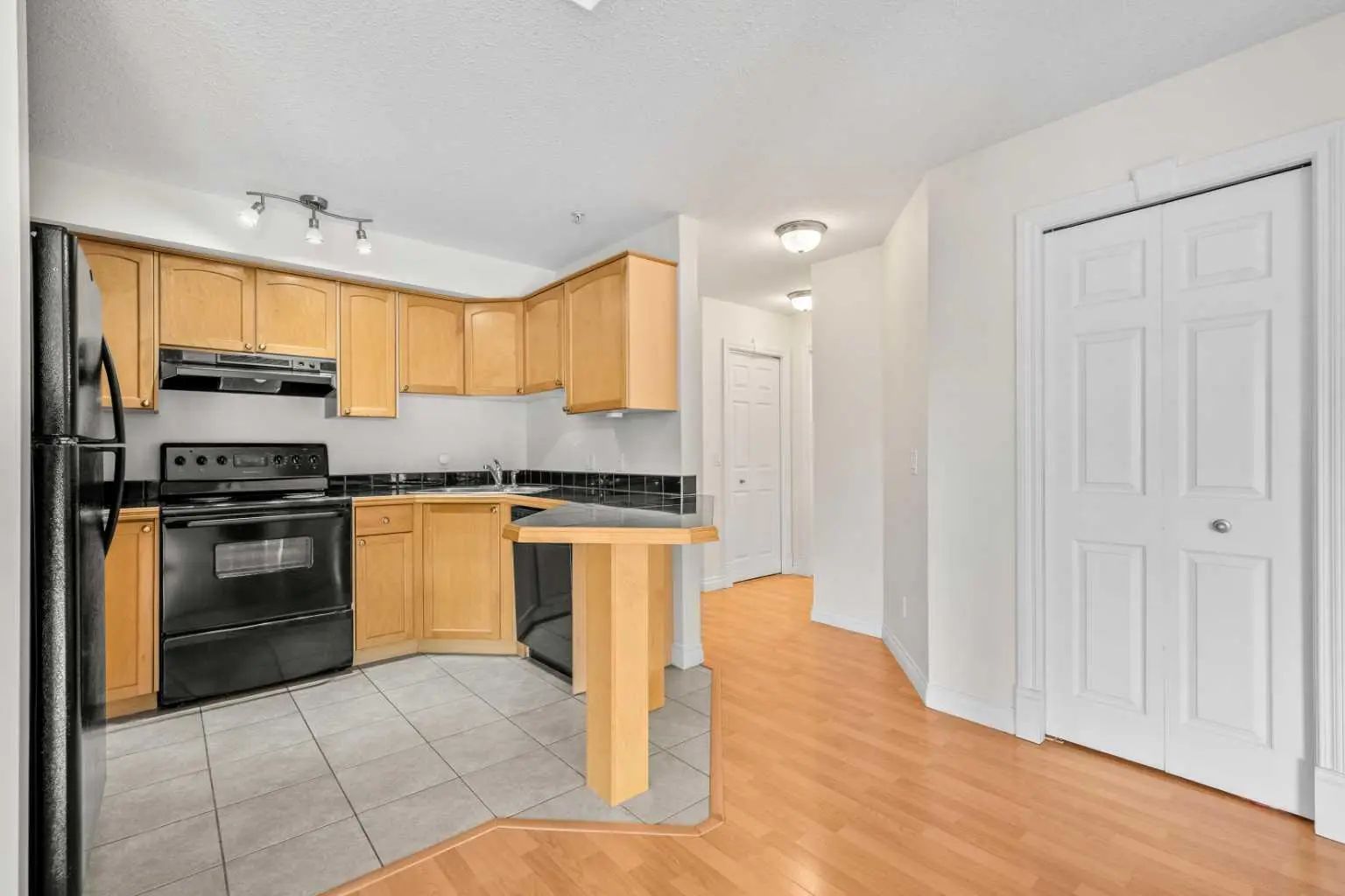 407 1631 28 Avenue Southwest, Calgary – Residential Apartment Listing Photo 6