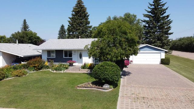 1046 17 Avenue , Wainwright