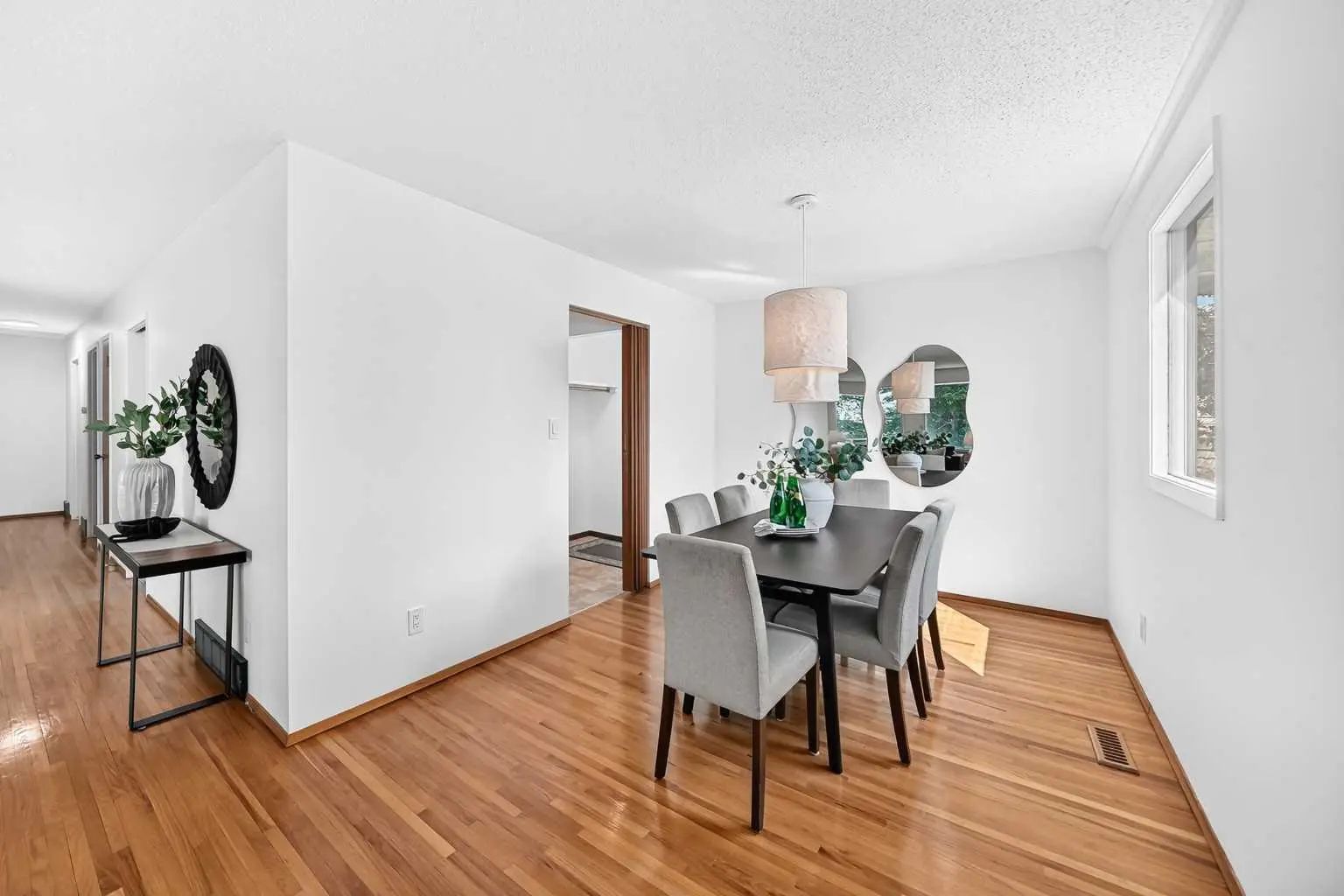 4408 Dalhart Road Northwest, Calgary – Residential Detached Listing Photo 8