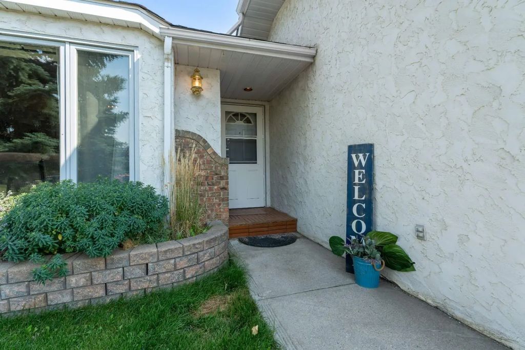 906 7 Street Se, High River