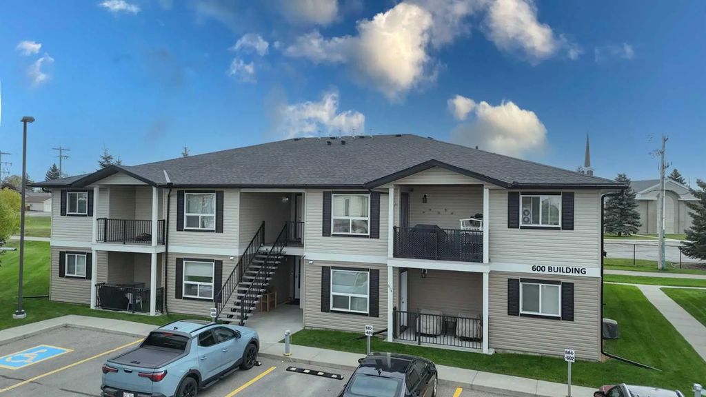 601 8 Bayside Place , Strathmore