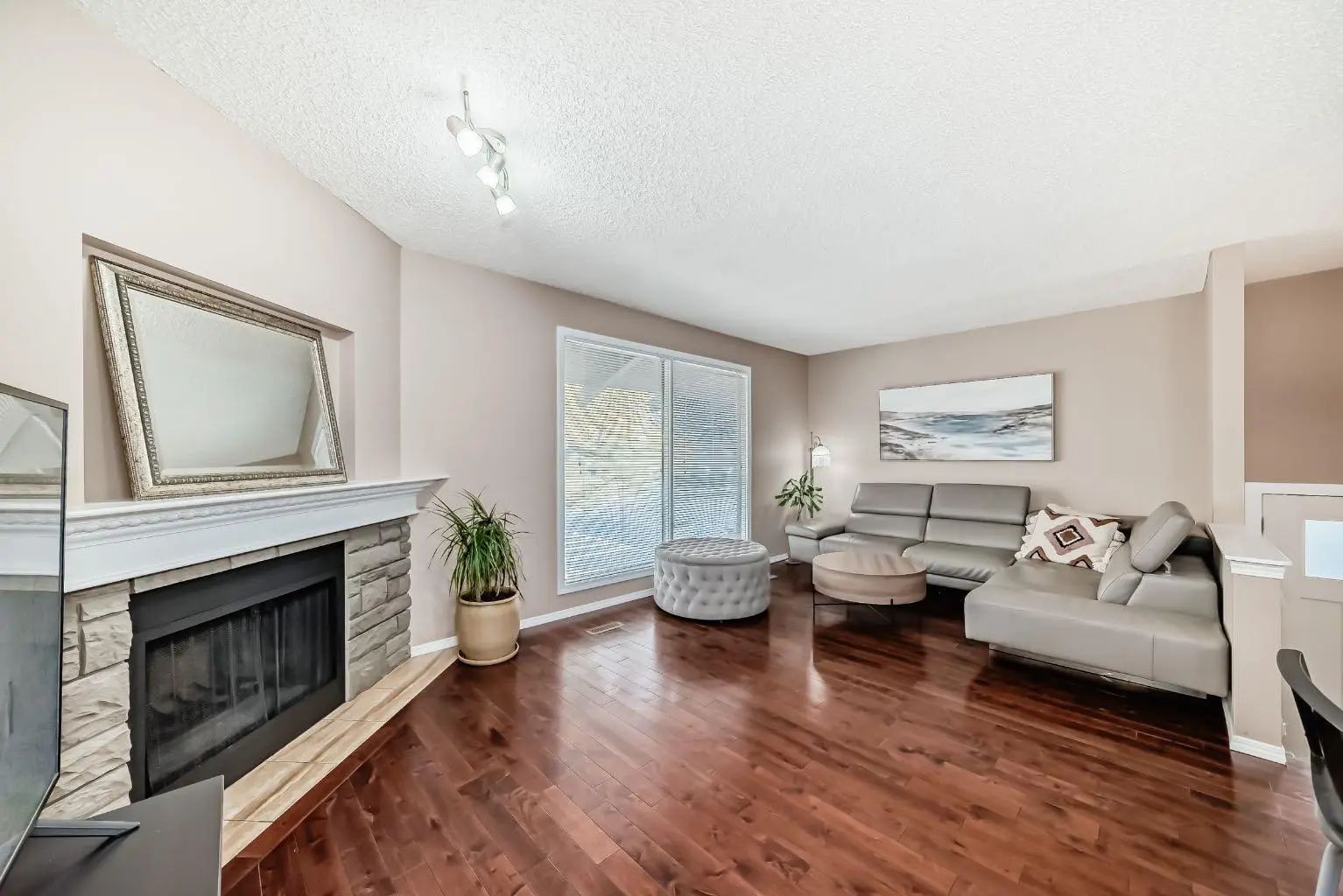8432 Berkley Road Northwest, Calgary – Residential Semi Detached (Half Duplex) Listing Photo 14