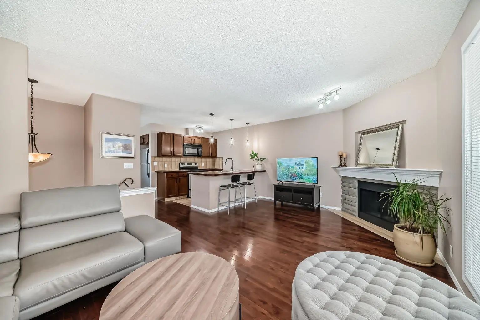 8432 Berkley Road Northwest, Calgary – Residential Semi Detached (Half Duplex) Listing Photo 17
