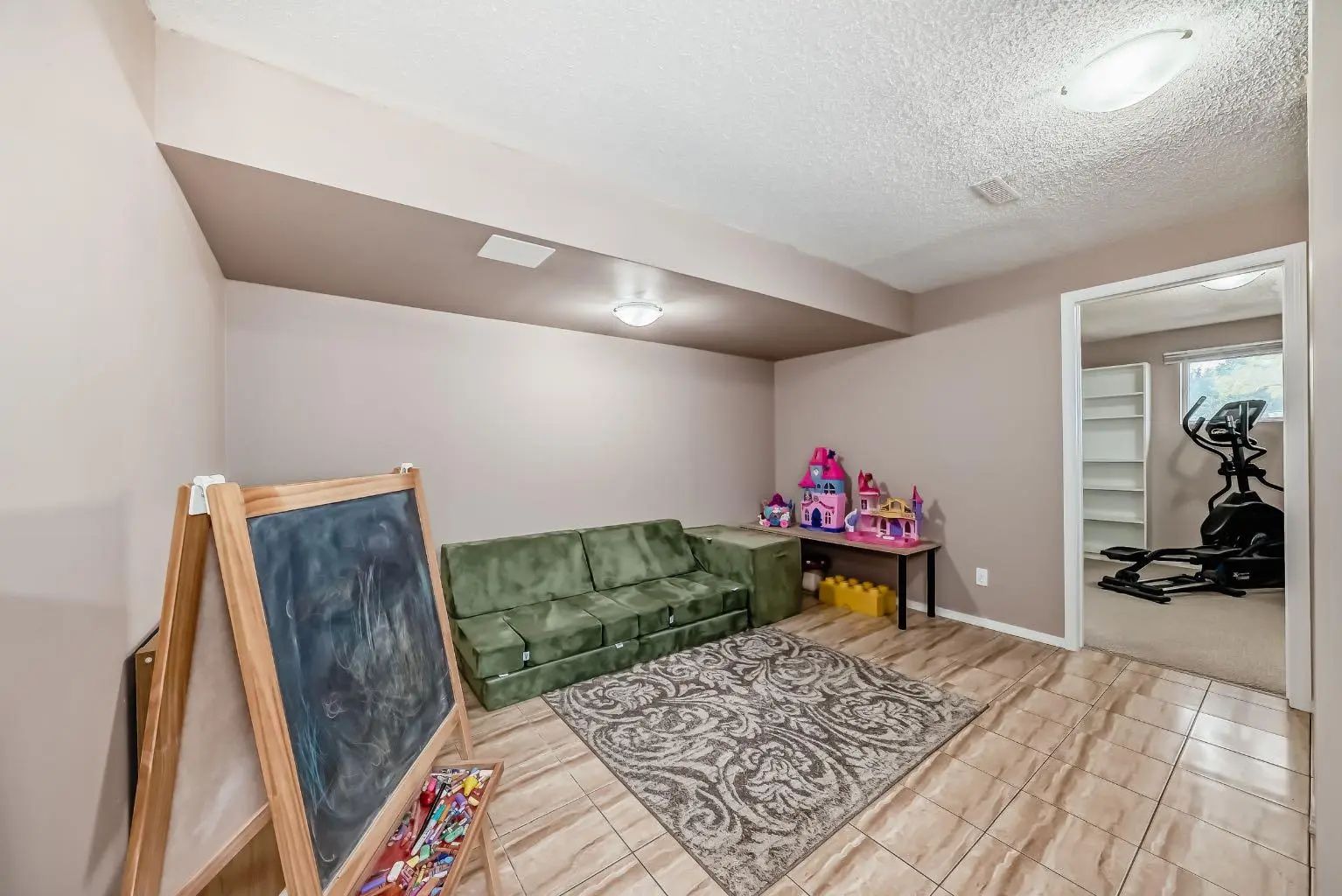 8432 Berkley Road Northwest, Calgary – Residential Semi Detached (Half Duplex) Listing Photo 28