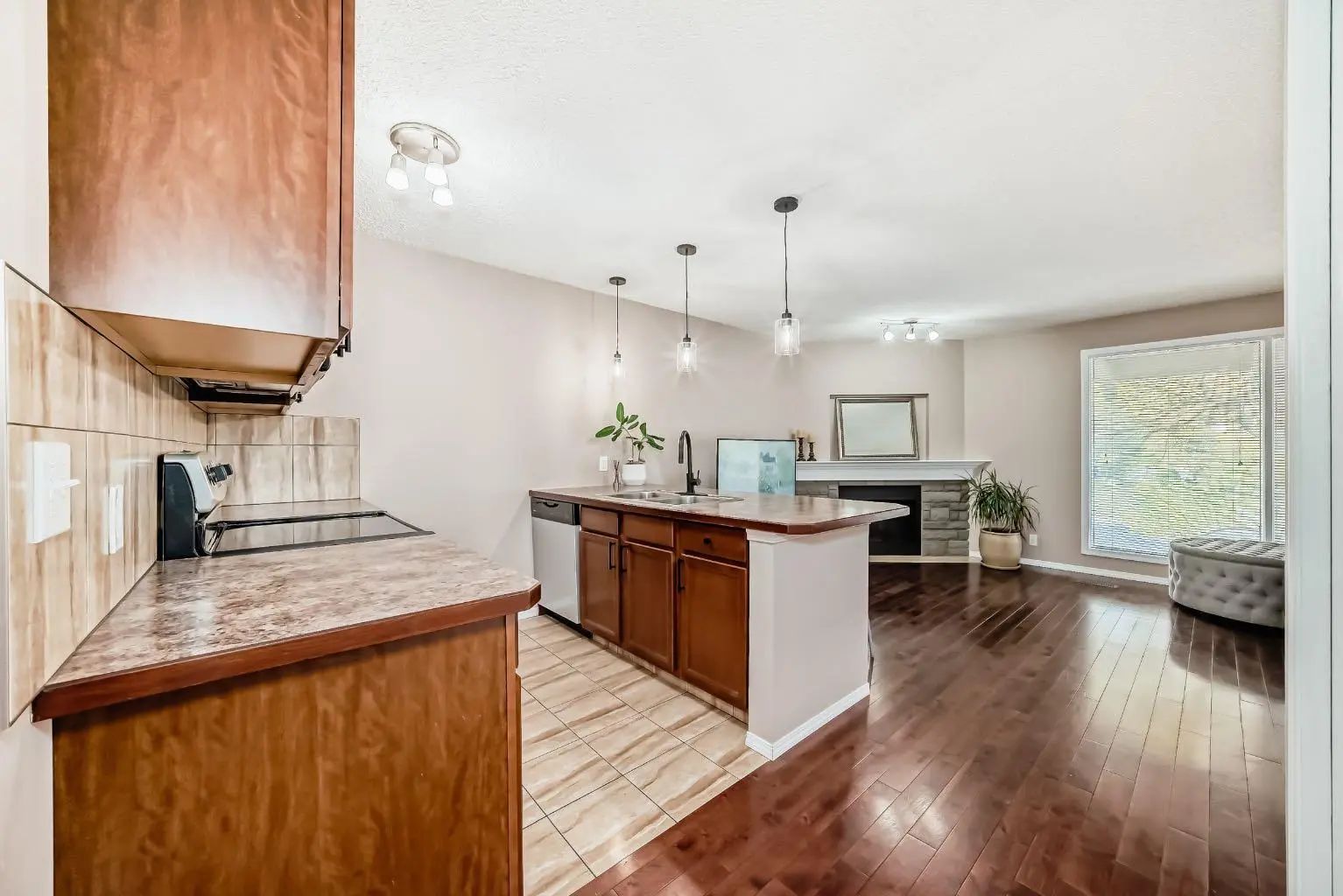 8432 Berkley Road Northwest, Calgary – Residential Semi Detached (Half Duplex) Listing Photo 7