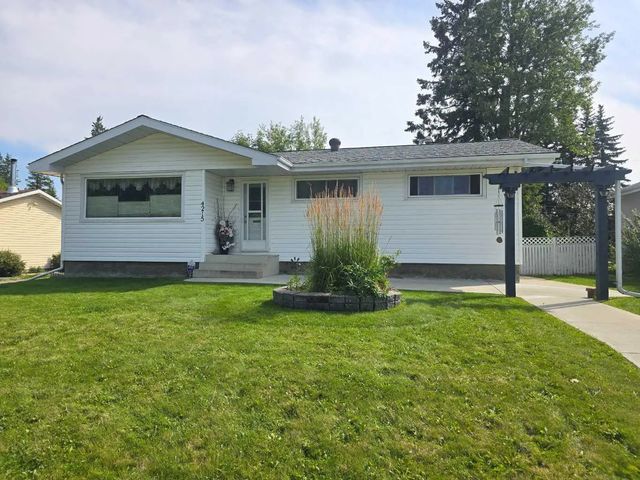 4215 7 Avenue , Edson