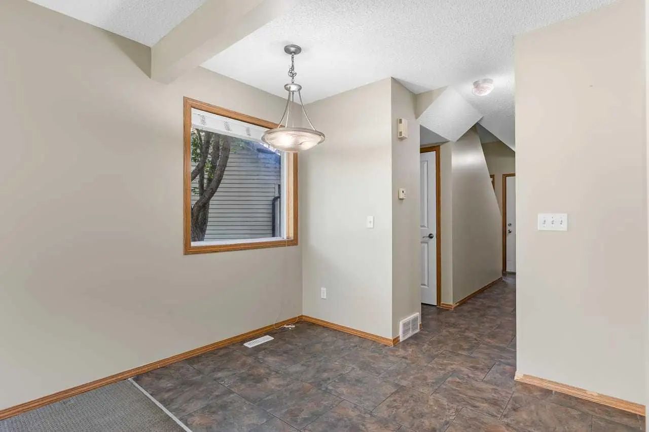 51 Eversyde Court Southwest, Calgary – Residential Row/Townhouse Listing Photo 11